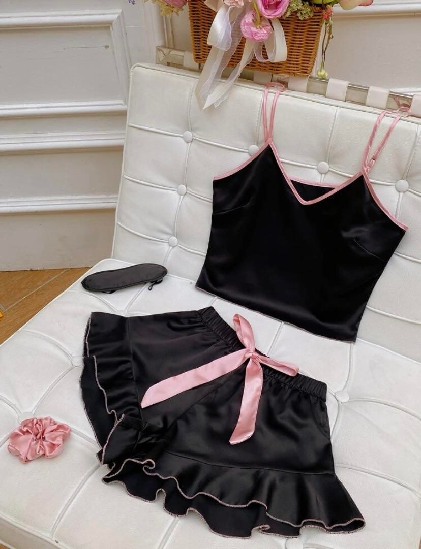 Conjunto Stella Cetim Preto com Rosa