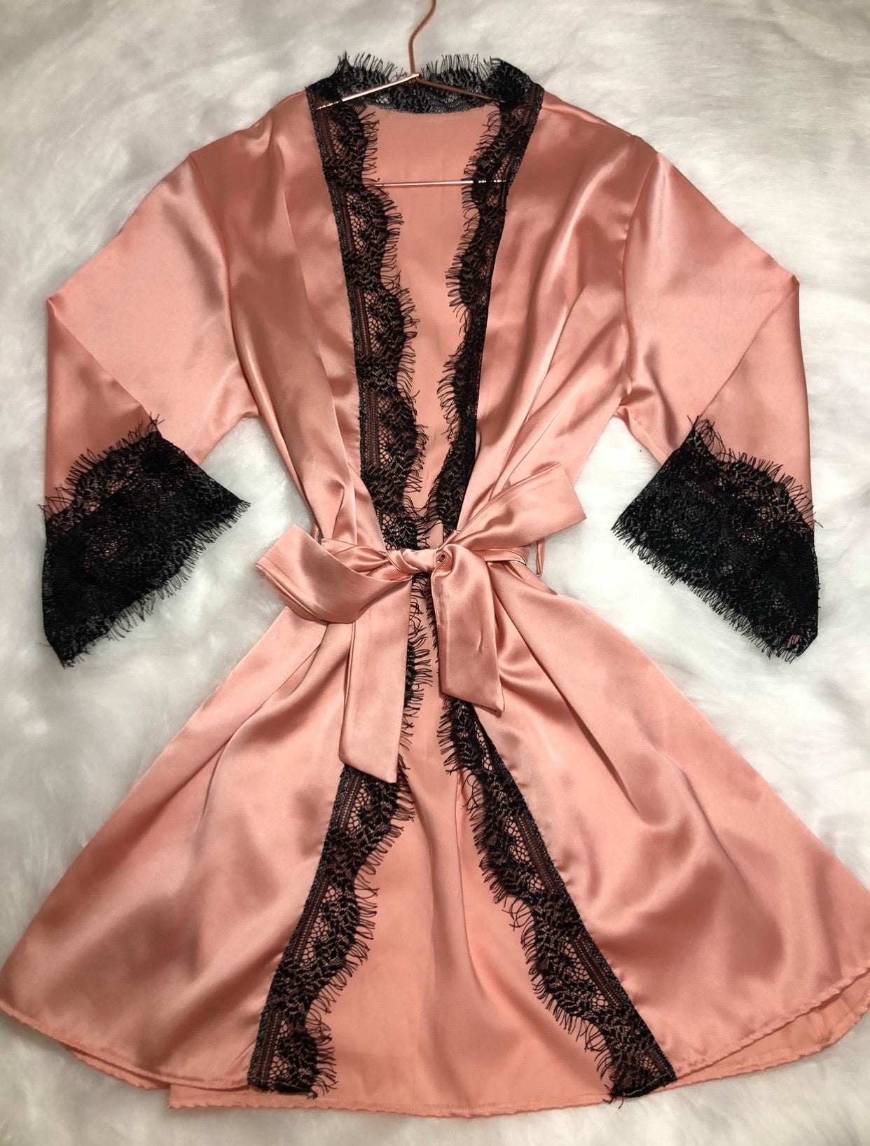 Robe Luxo em Cetim com Renda