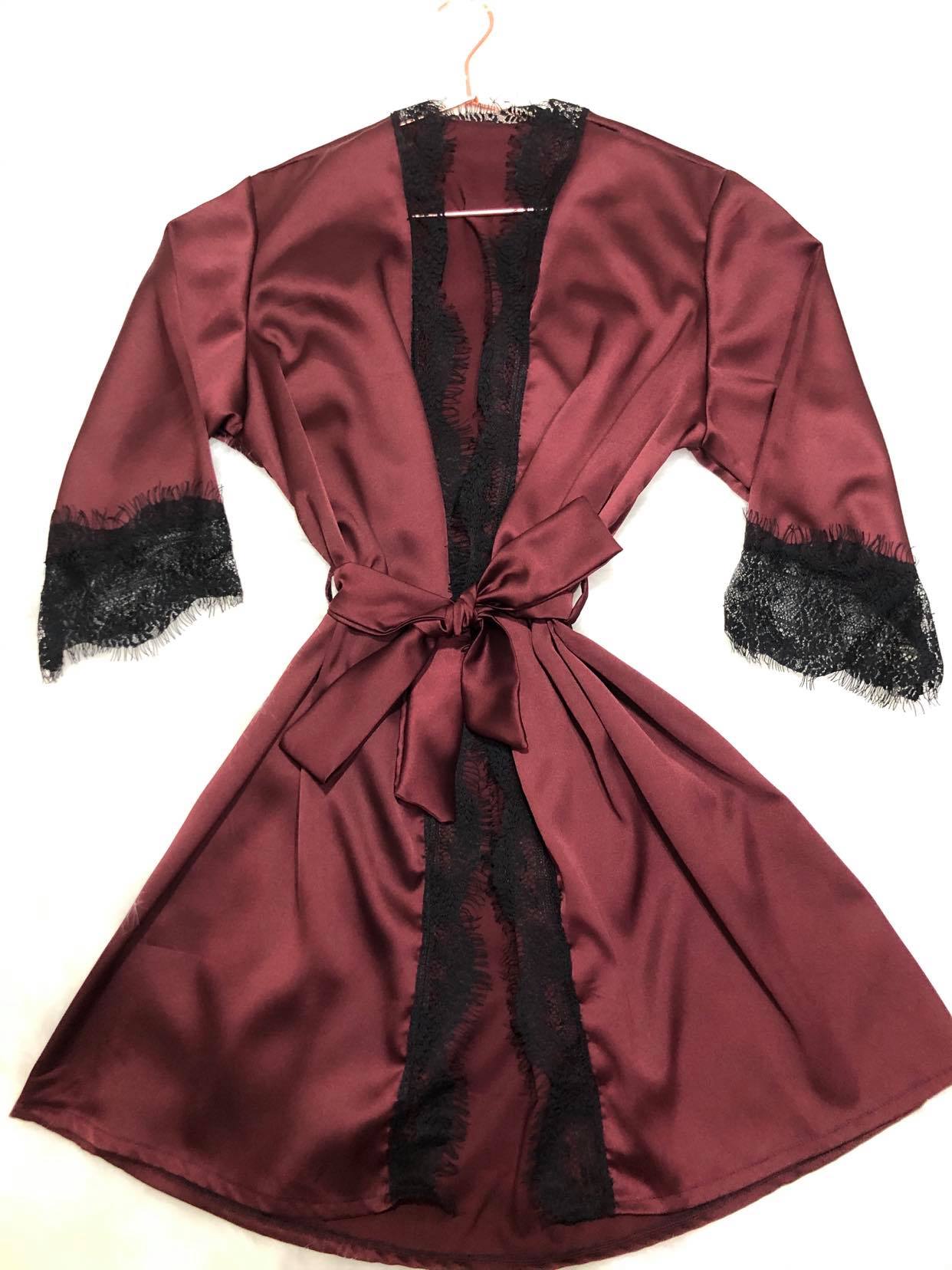 Robe Luxo em Cetim com Renda