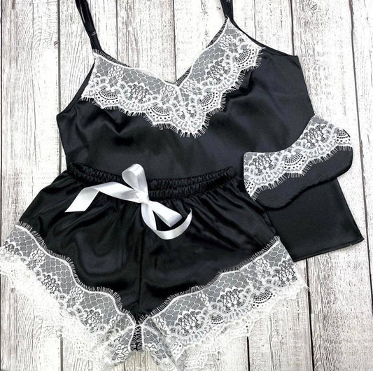 Babydoll Victoria Preto em Cetim com Renda