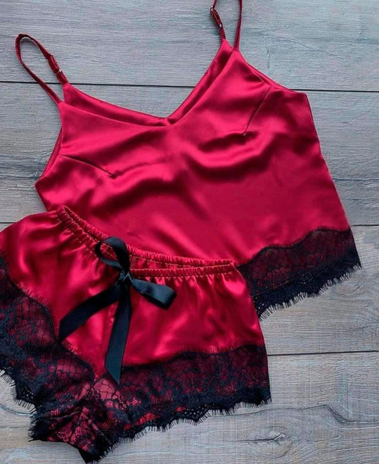 Babydoll Kira em Cetim Vermelho com Renda